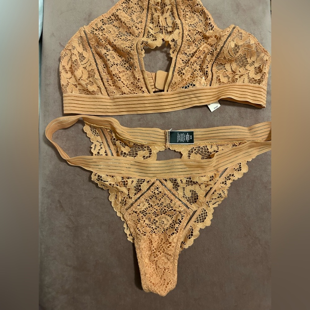 Sexy Victoria’s Secret Bra And Panty Set